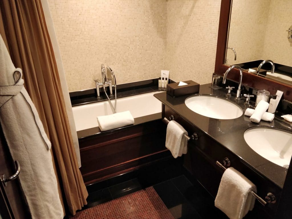 salle de bain hôtel de luxe suisse