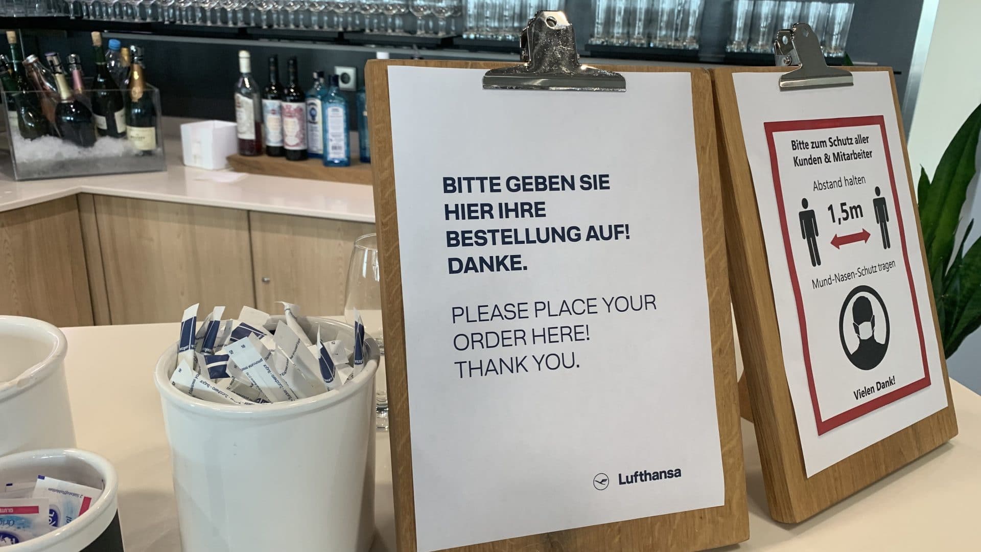 Lufthansa Lounge Düsseldorf Bar Hinweis