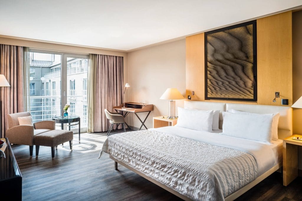 Le Meridien München Deluxe Zimmer1