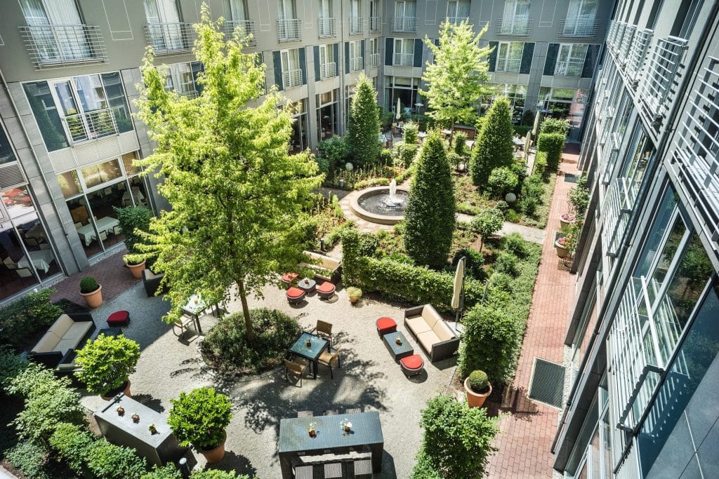 Le Meridien München Gartren Innenhiof