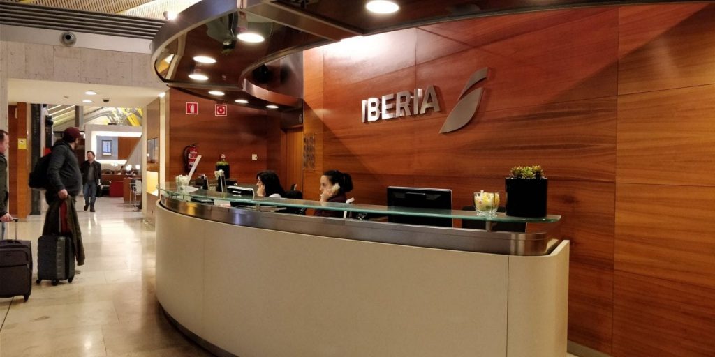 Iberia Dali Lounge Madrid T4 Eingang 1600x800