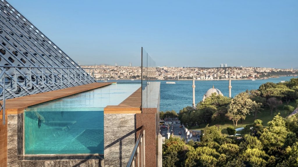 Ritz-Carlton Istanbul Infinity Pool