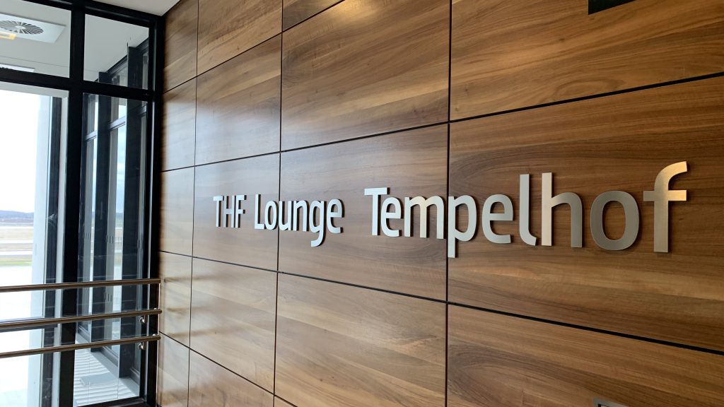 Tempelhof Lounge BER Eingang