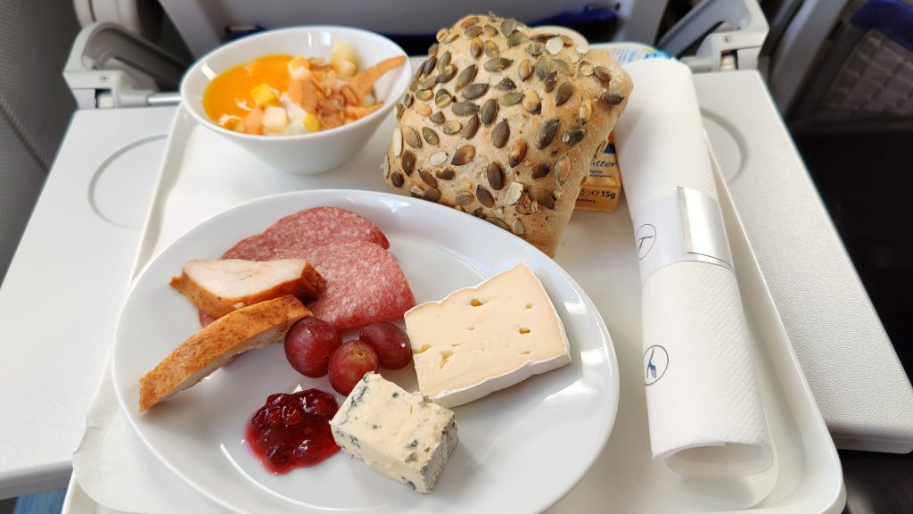 Lufthansa Business Class Frühstück Inlandsflug