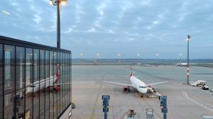 Lufthansa Lounge Berlin Ausblick 2