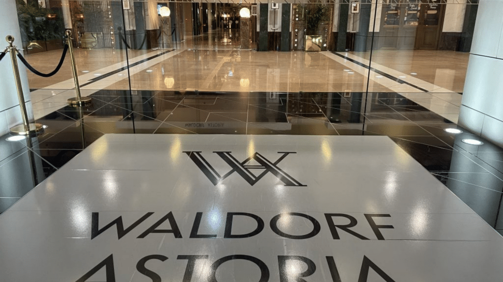 Waldorf Astoria Dubai International Financial Centre Lobby