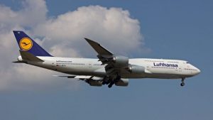 Lufthansa Boeing 747 800x500 Cropped