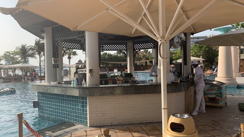 Anantara Dubai The Palm Resort Pool Bar
