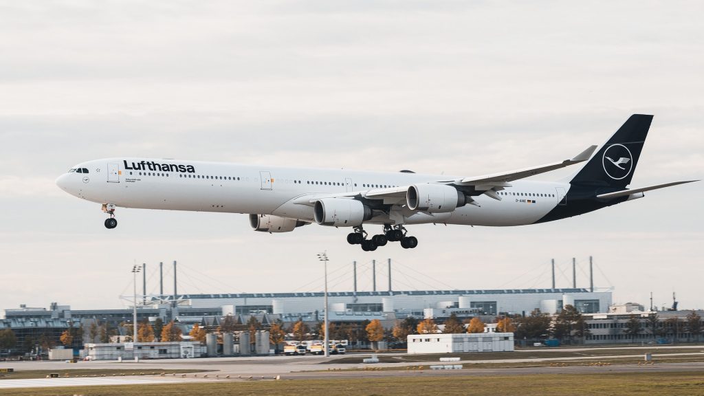 Lufthansa Airbus A340
