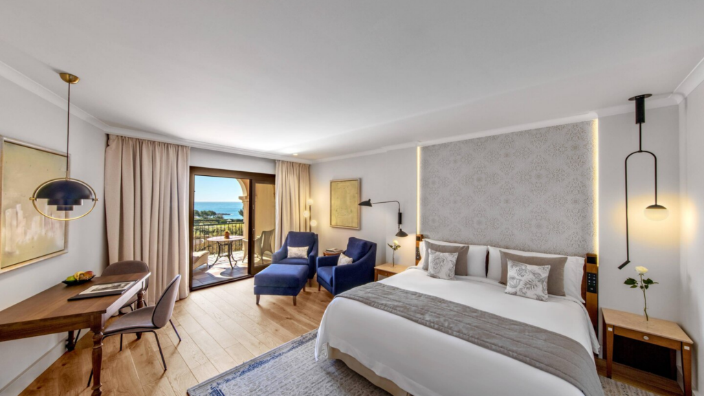 St. Regis Mardavall Mallorca Resort Grand Deluxe Zimmer