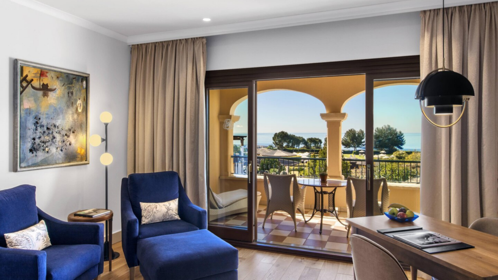 St. Regis Mardavall Mallorca Resort Junior Suite Terrasse