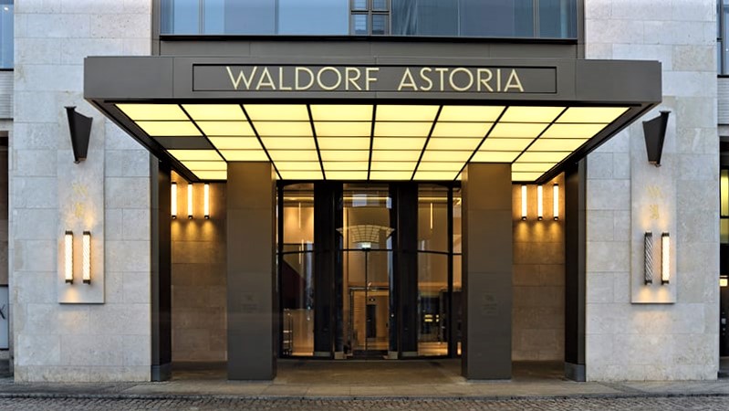 Waldorf Astoria Hotel Eingang