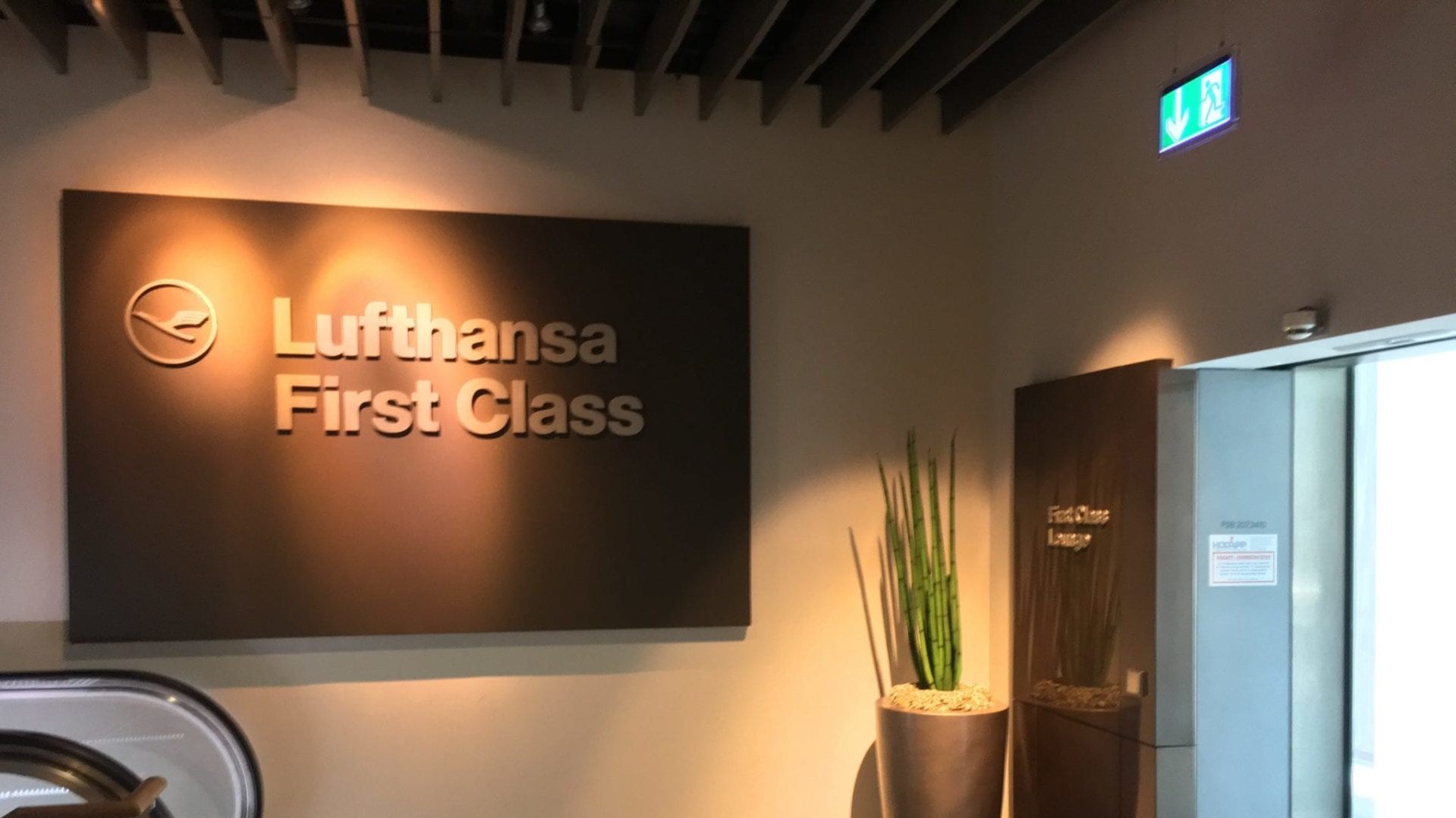 Lufthansa First Class Lounge Frankfurt B Eingang