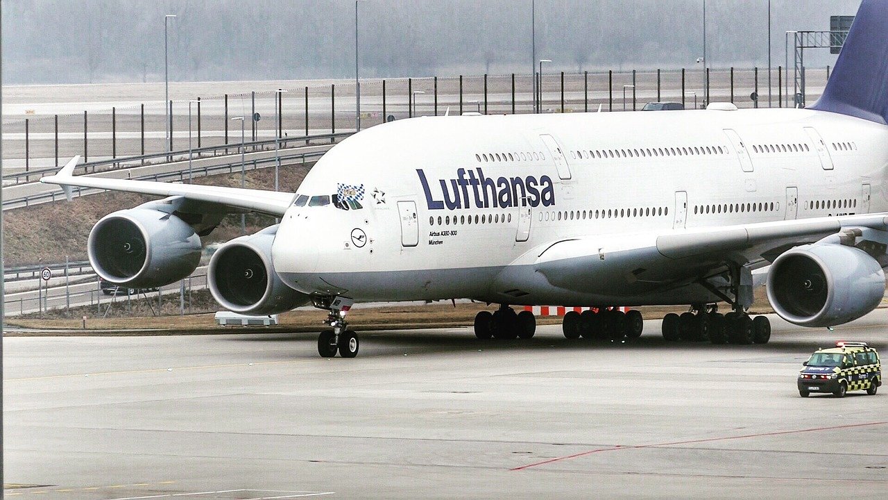 Lufthansa Airbus A380 1