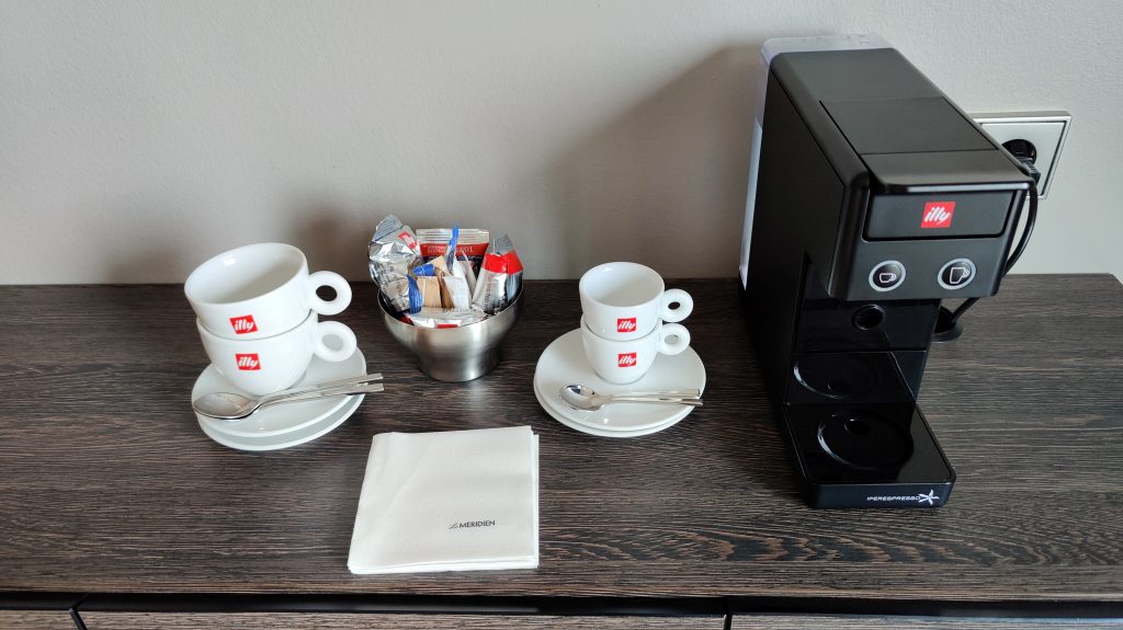 Le Méridien Hamburg Junior Suite Kaffeemaschine