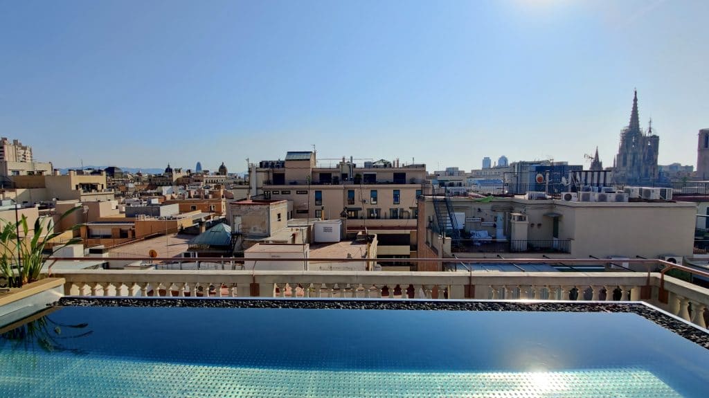 Kimpton Vividora Barcelona Rooftop Pool 6