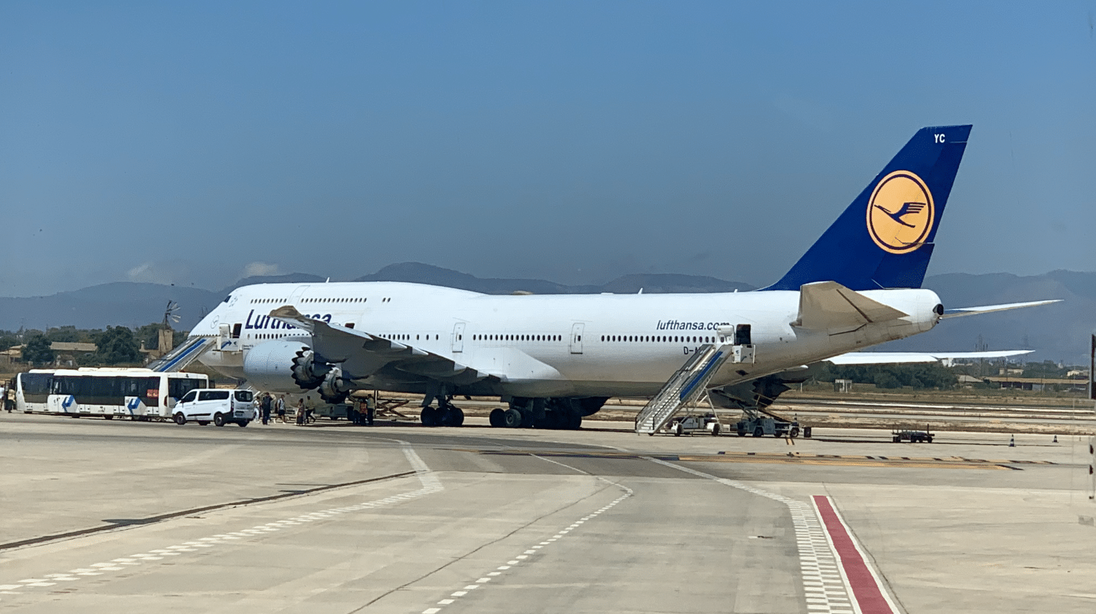 Wie Schnell Fliegt Eine Boeing 747 Boeing 747-8: Allegris First Class Lufthansa Technik | reisetopia