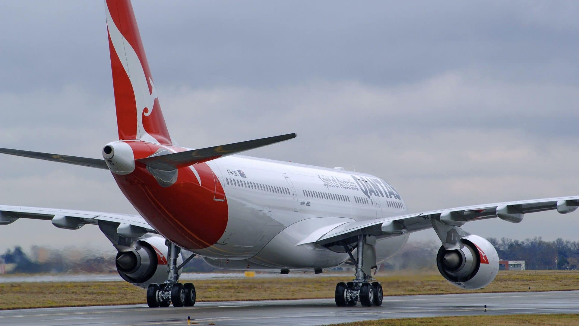 Qantas Airbus A330 200