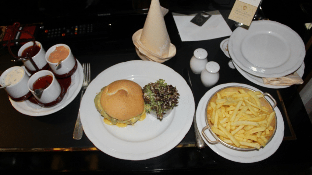 Hotel Sacher Salzburg Burger Roomservice