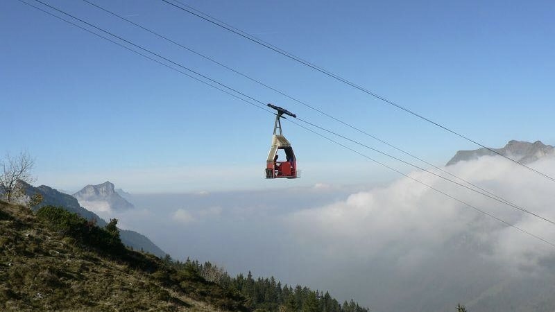 Luftseilbahn Chäppeliberg Spilau.JPG