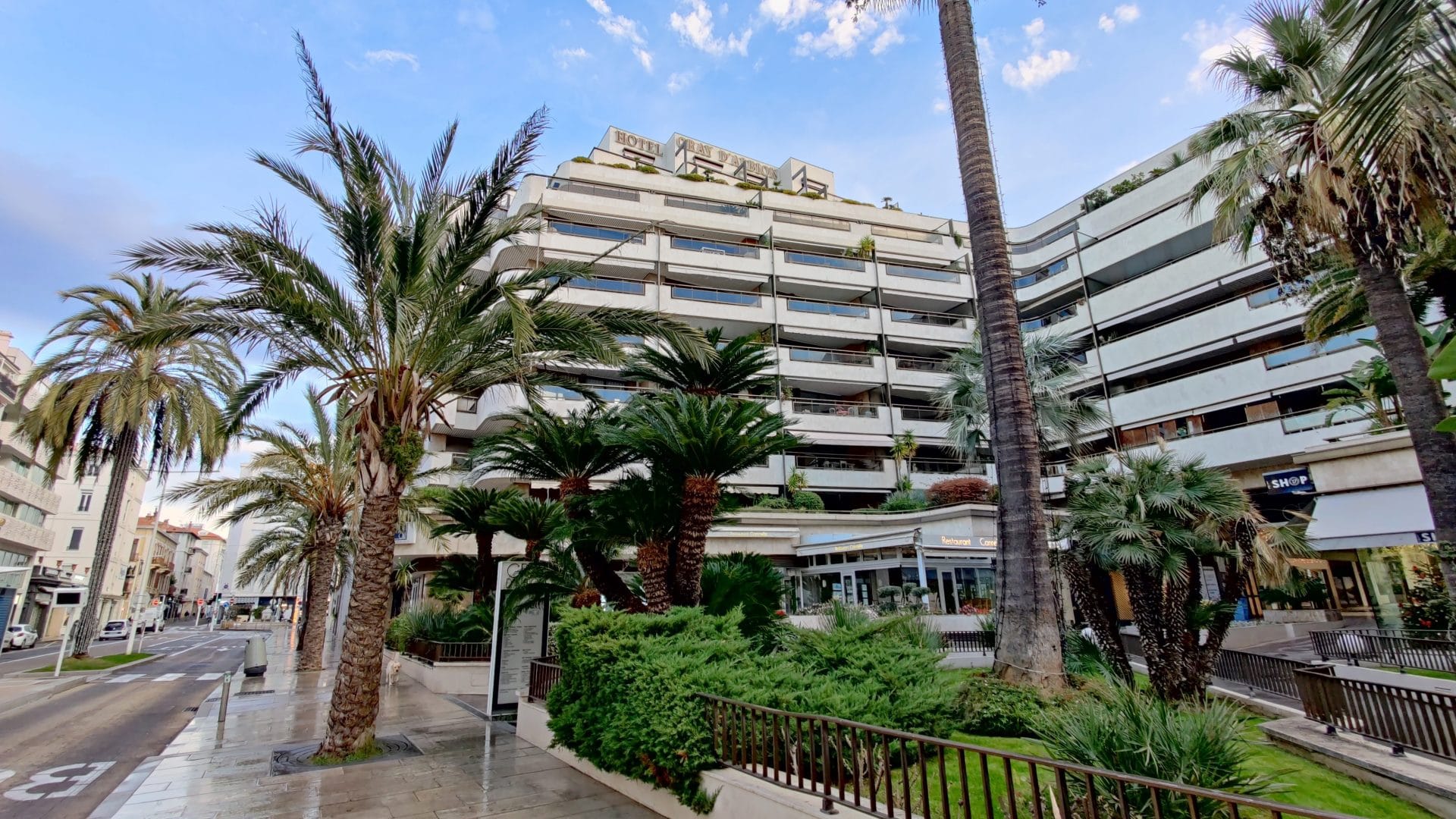 Hotel Barriere Le Gray D'Albion Cannes Gebaeude 2