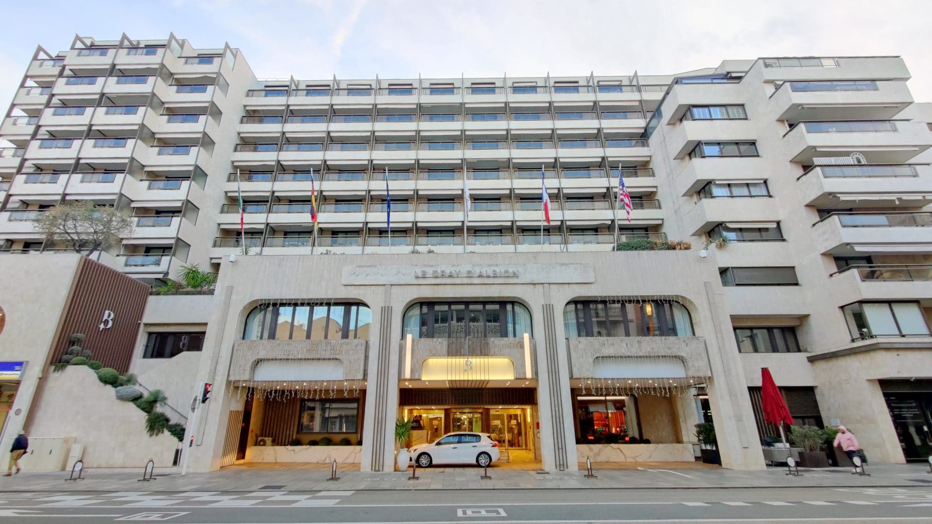 Hotel Barriere Le Gray D'Albion Cannes Gebaeude