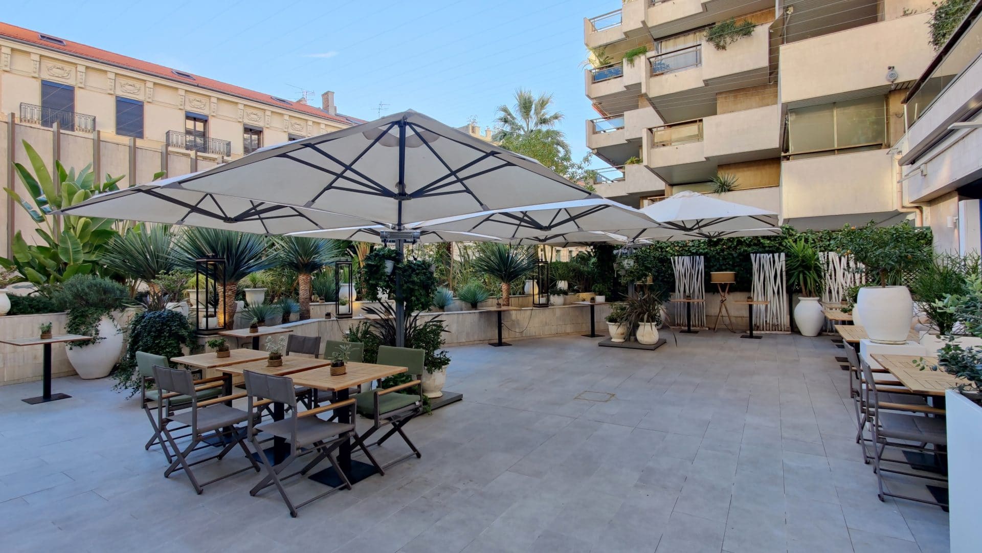 Hotel Barriere Le Gray D'Albion Cannes Restaurant Terrasse 2