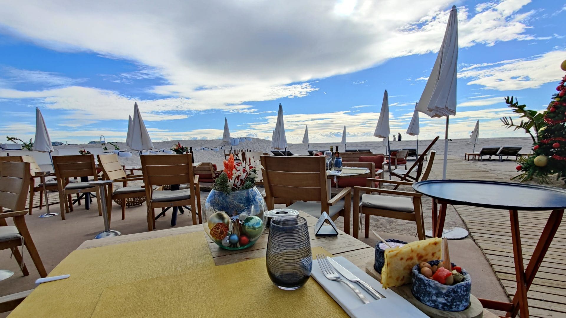 Hotel Barriere Le Gray D'Albion Cannes Strand Restaurant Mittagessen