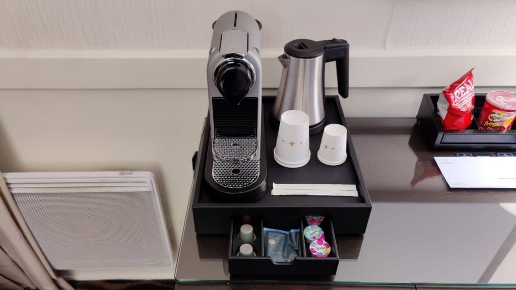 Hotel Barriere Le Gray D'Albion Cannes Zimmer Kaffeemaschine