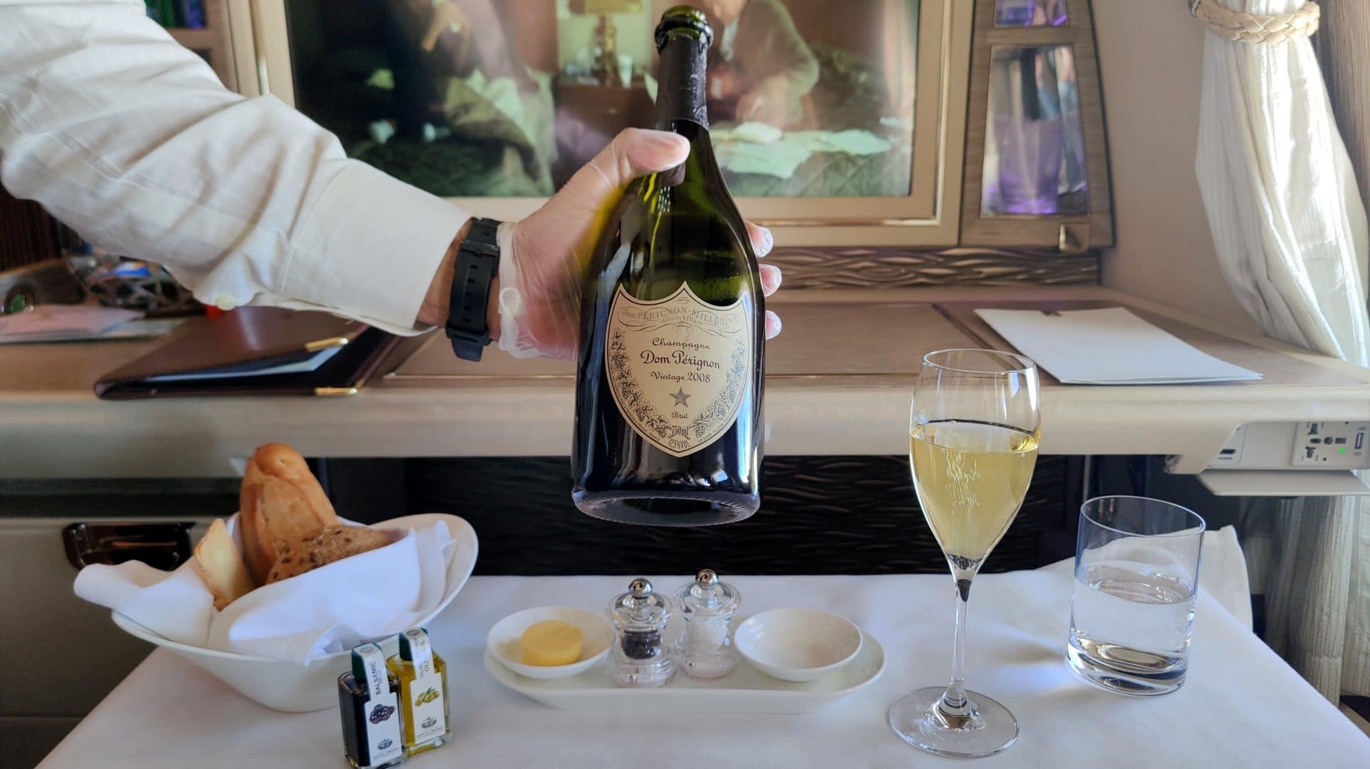 Emirates First Class Champagner