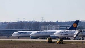 Flugzeuge Frankfurt Airport Cropped