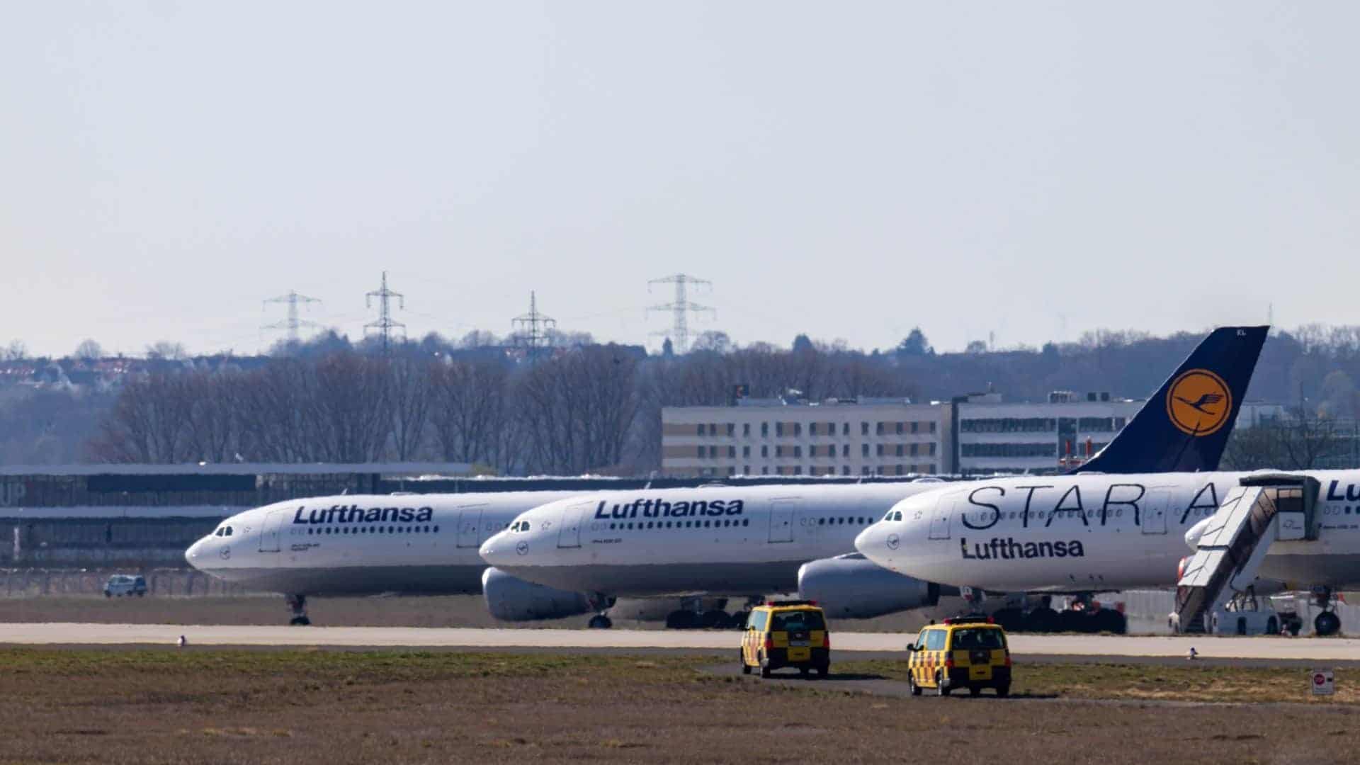 Flugzeuge Frankfurt Airport Cropped