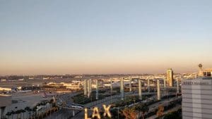 H Hotel Los Angeles Airport Terrasse Ausblick LAX Flughafen