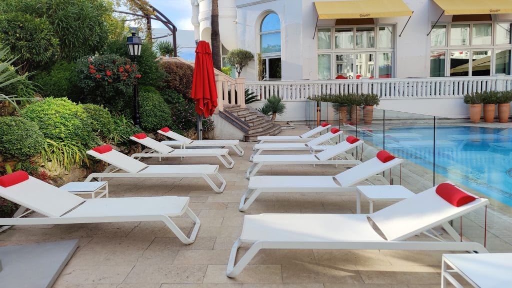 Hotel Le Majestic Barriere Cannes Pool Liegen
