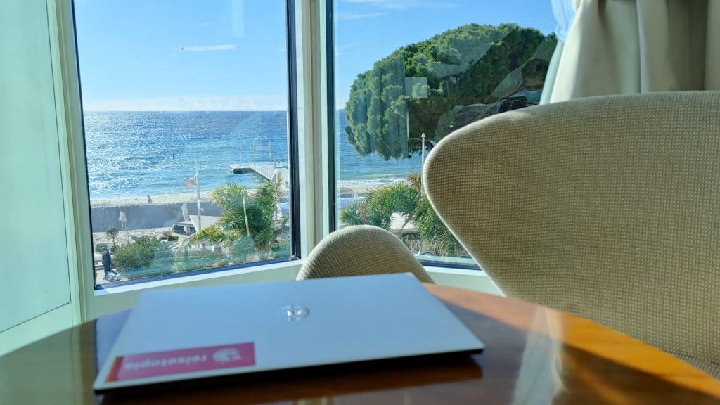 JW Marriott Cannes Laptop Ausblick
