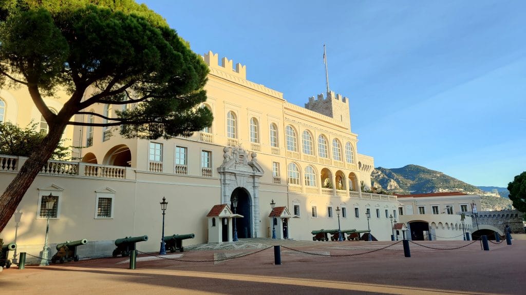 Le Palais Des Princes Monaco