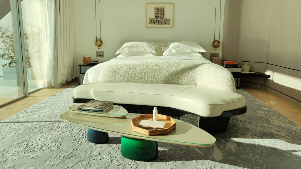 The Maybourne Riviera Suite Schlafzimmer Bett