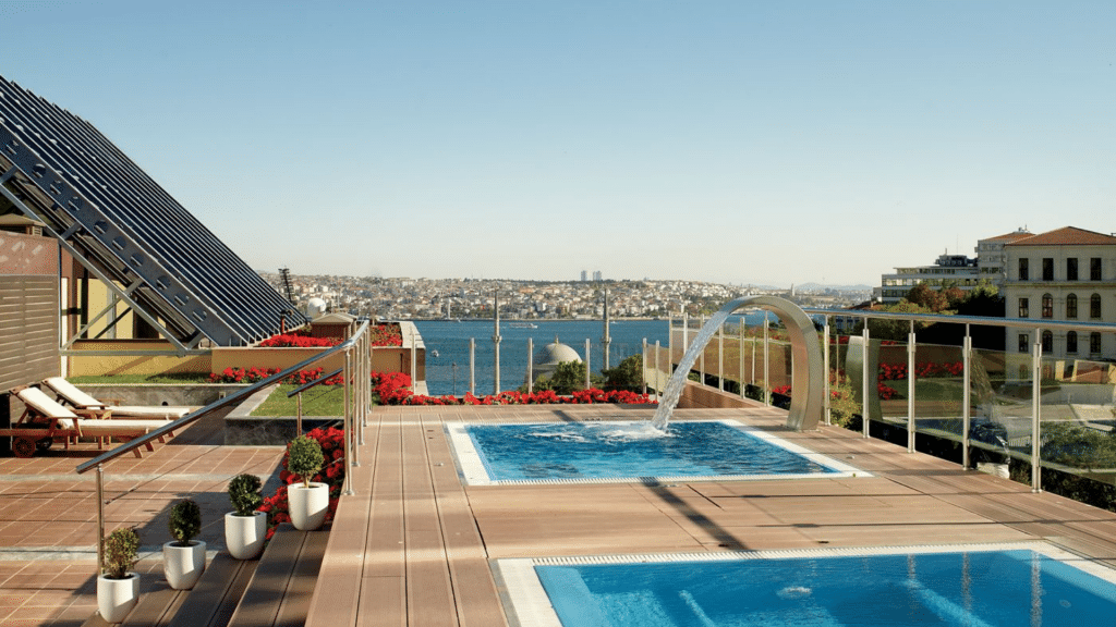 Ritz Carlton Istanbul Pool