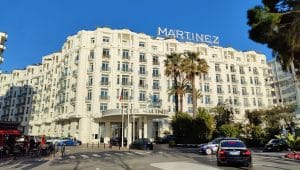Hotel Martinez Cannes Gebaeude 3