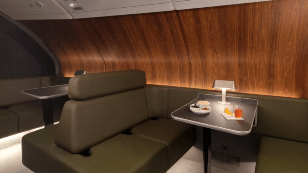 Qantas Business Und First Class Lounge A380