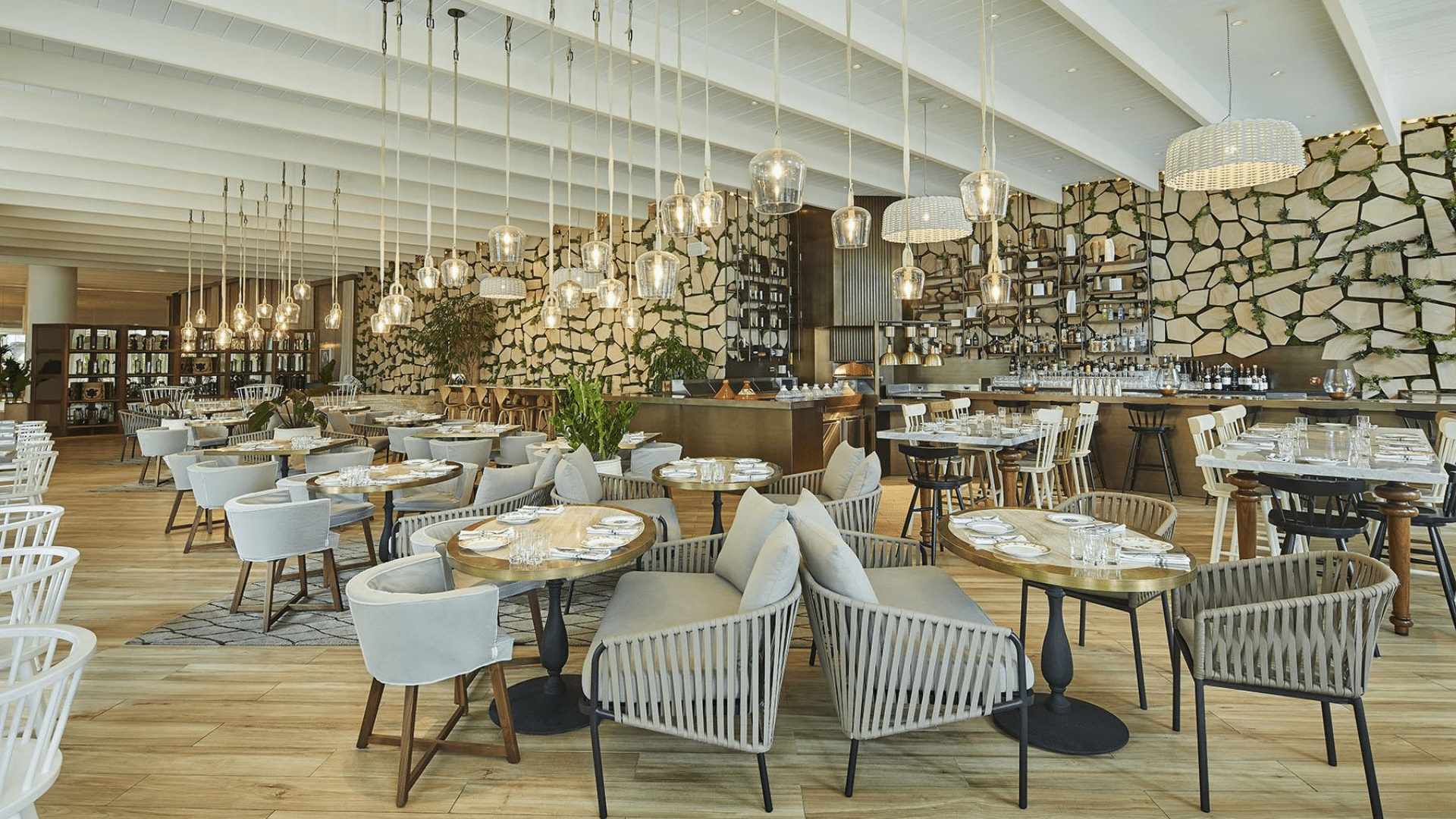 Restaurantbereich im SLS Baha Mar
