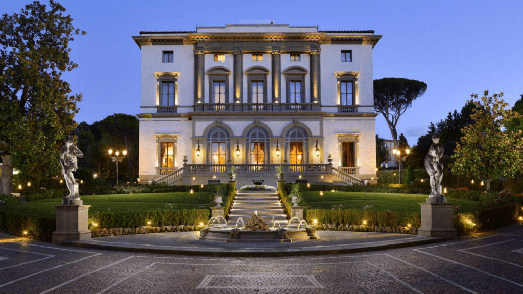 Villa Cora Florenz Aussenansicht Abends