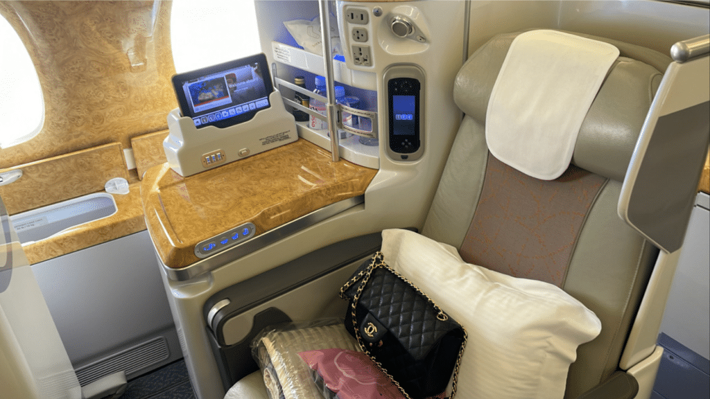 Emirates Business Class Airbus A380 MUC DXB