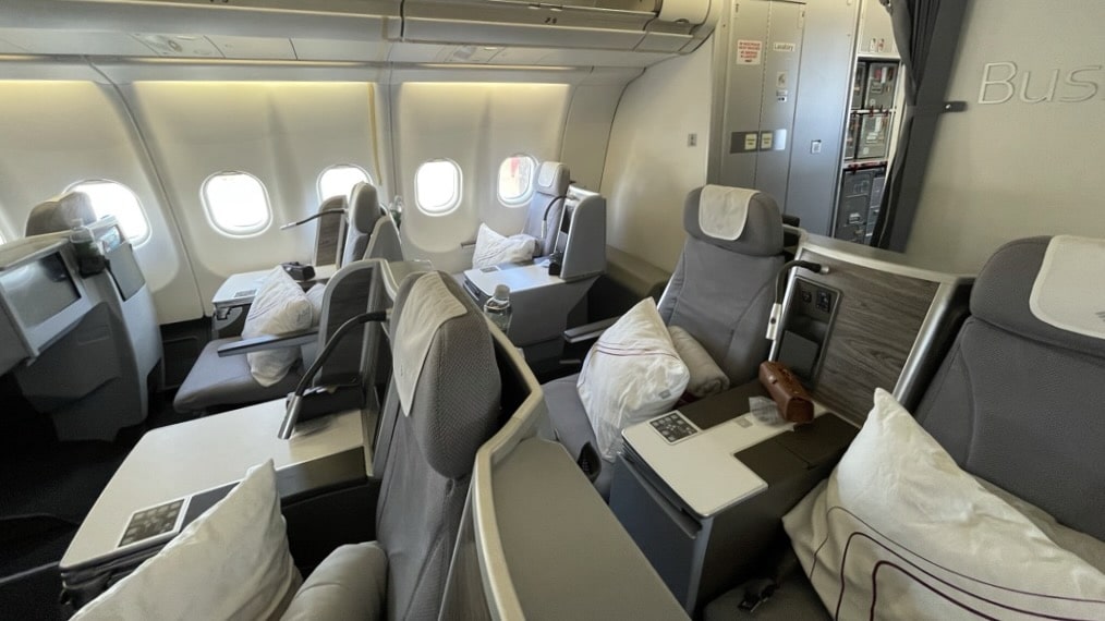 Eurowings Discover Business Class Airbus A330 Edelweiss Sitze