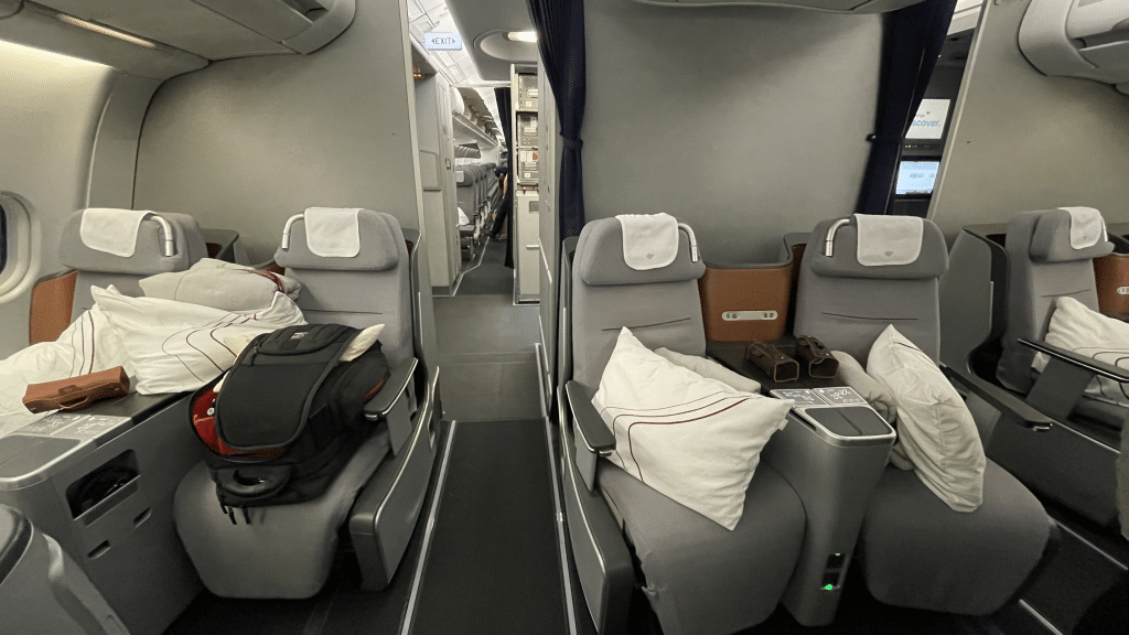 Eurowings Discover Business Class Airbus A330 LH Eingang