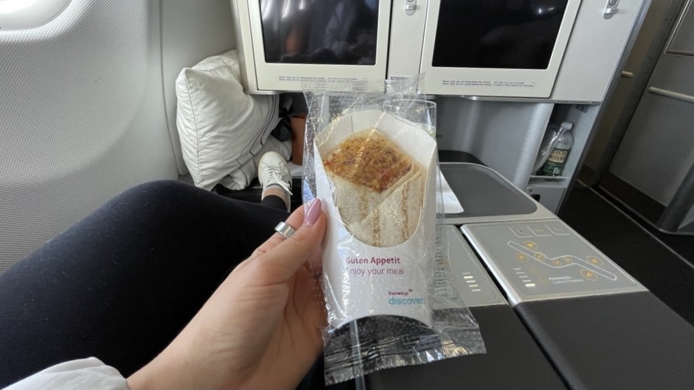 Eurowings Discover Business Class Airbus A330 Snack Vegan