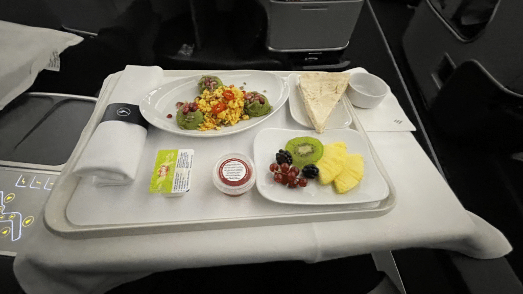 Eurowings Discover Business Class Airbus A330 Vorspeise
