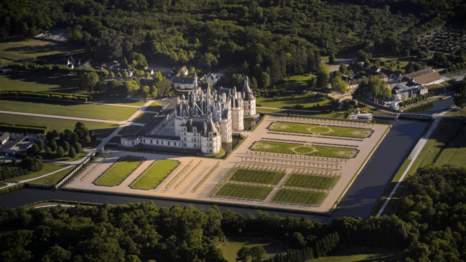 Vorteile & kostenfreie Nacht im Royal Hawaiian Resort Waikiki reisetopia