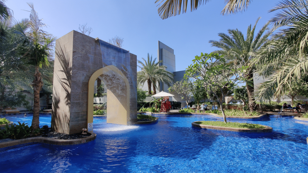 Conrad Dubai Außenpool