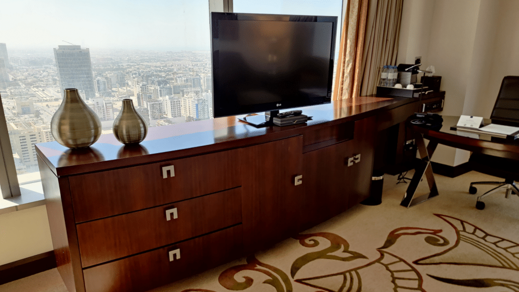 Conrad Dubai Fernseher Im Corner Room